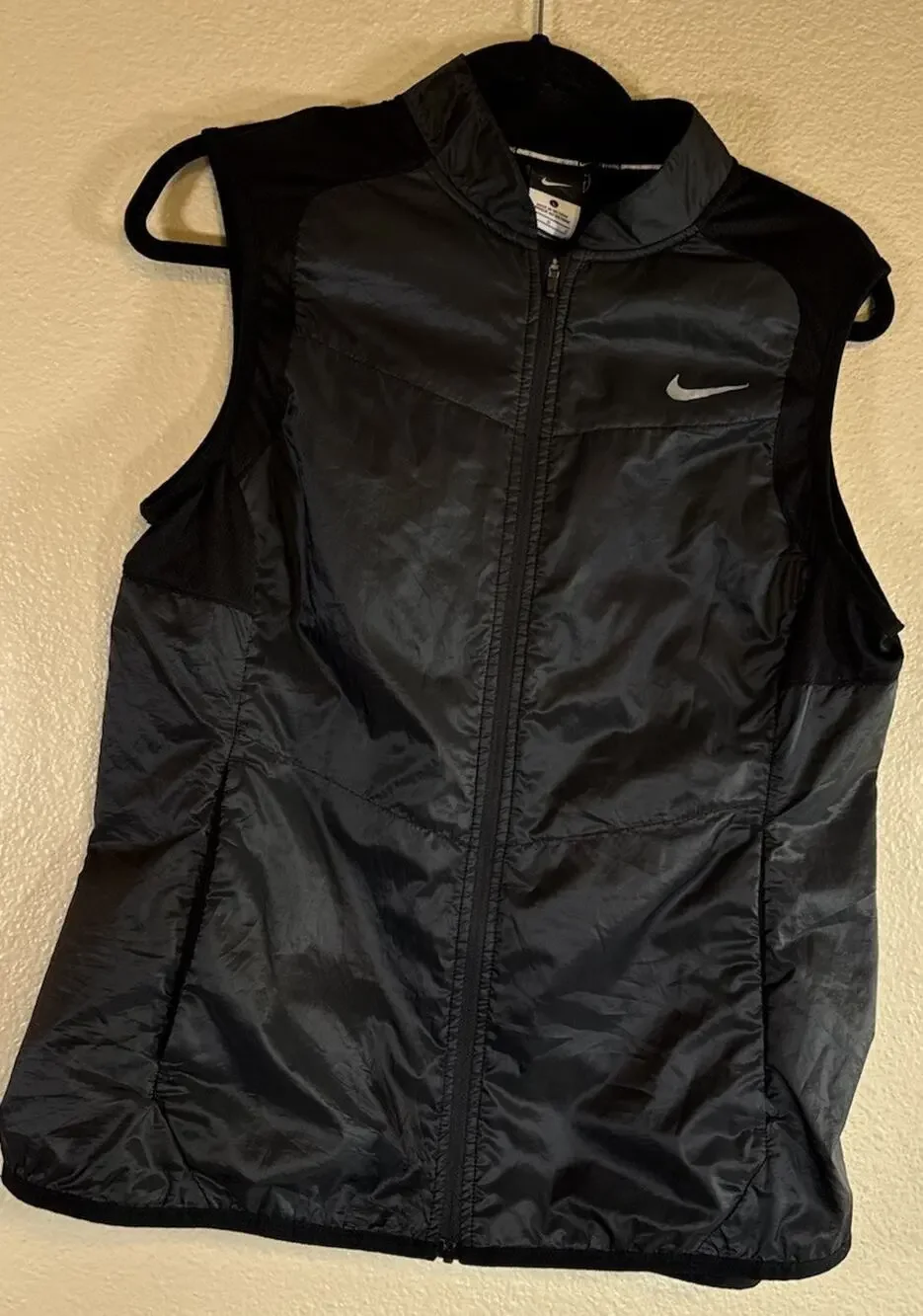 Nike Womens Size Large Black Running Vest Reflective Full-Zip